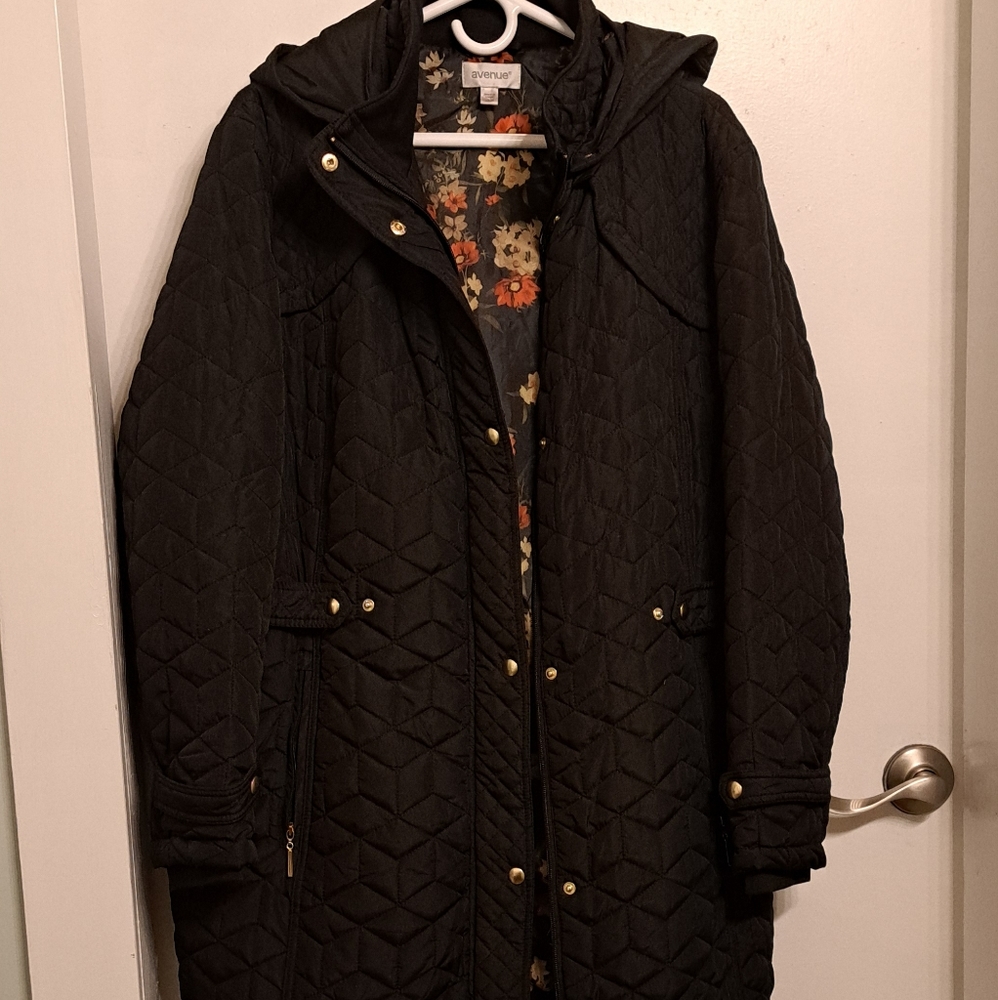 22/24 Black Quilted Avenue Coat